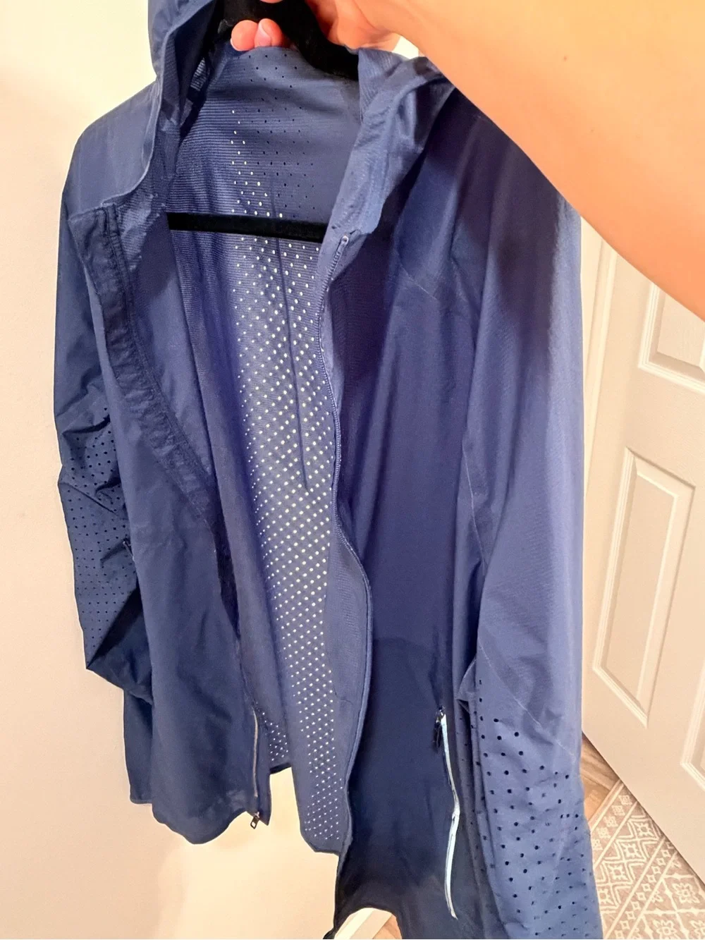 Lululemon Mens Windbreaker Jacket Blue Pockets Cross Fit Full Zip Hooded size M